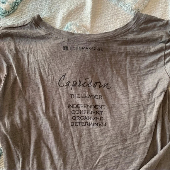 Y2K BCBG Capricorn Tissue T-shirt - Picture 4 of 5